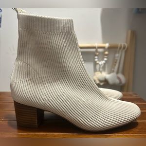 Joie Off white knit bootie chunk/block heel size 7.5